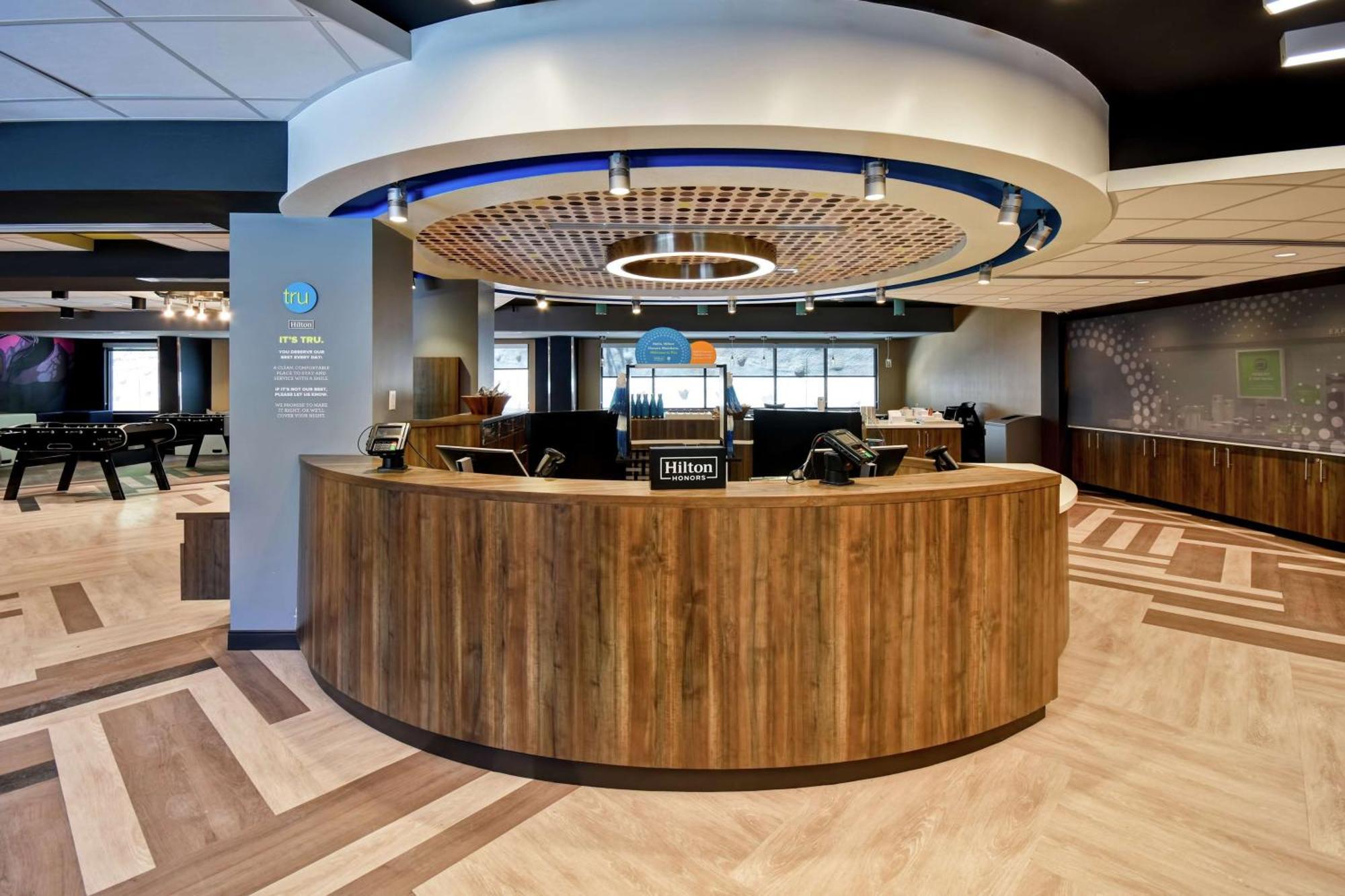 Tru By Hilton Deadwood Hotel Exterior photo